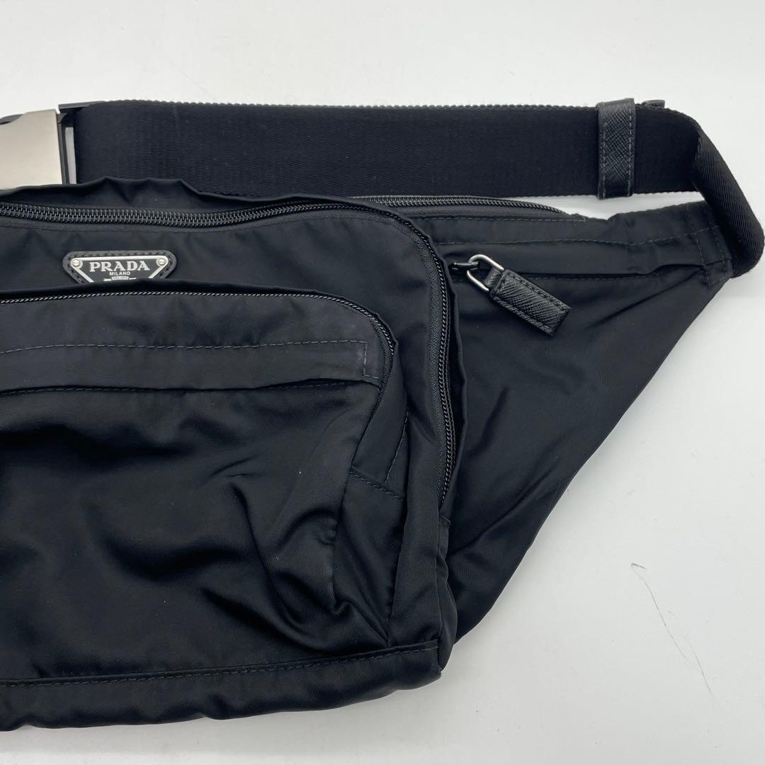 PRADA プラダ　ボディーバッグ　クロスボディー　三角ロゴ