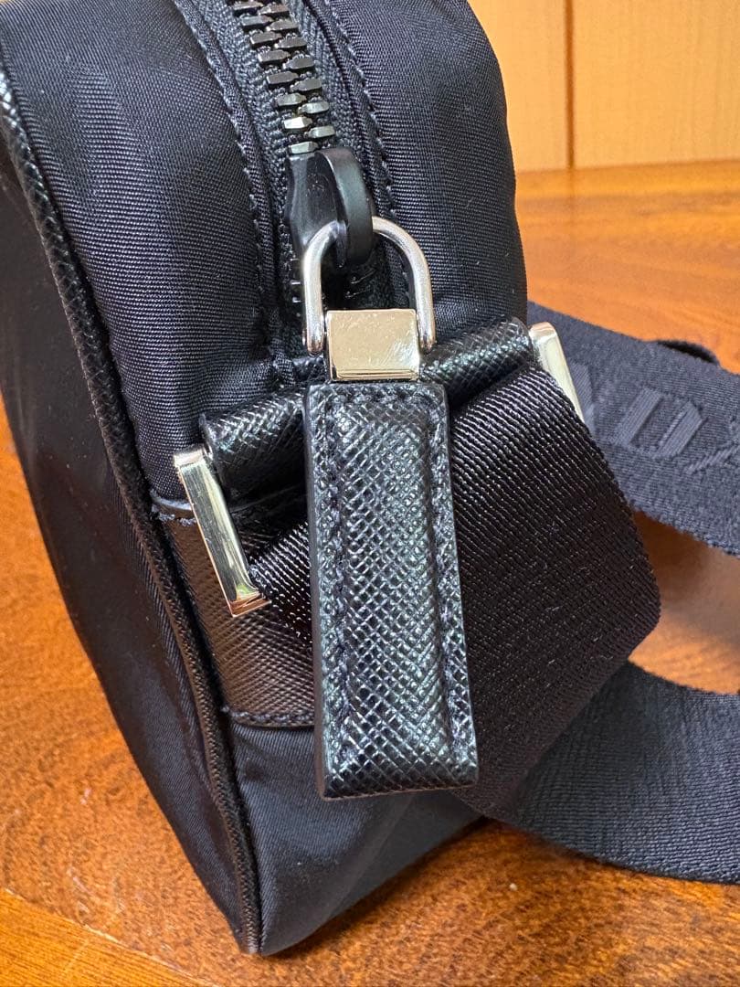 PRADA Re-Nylon ブラック ショルダーバッグ
