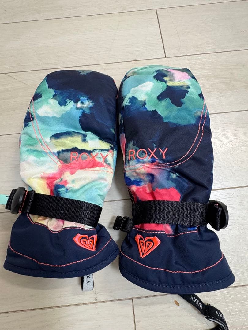 レディース　スノーボードウェアセット（ジャケット・パンツ・手袋・ゴーグル、帽子）