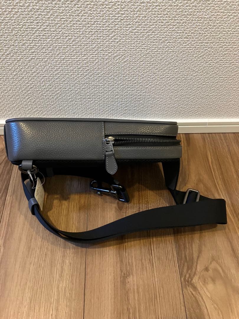 coach コーチ　メンズボディバッグ　ショルダーバッグ　美品　グレーレザー