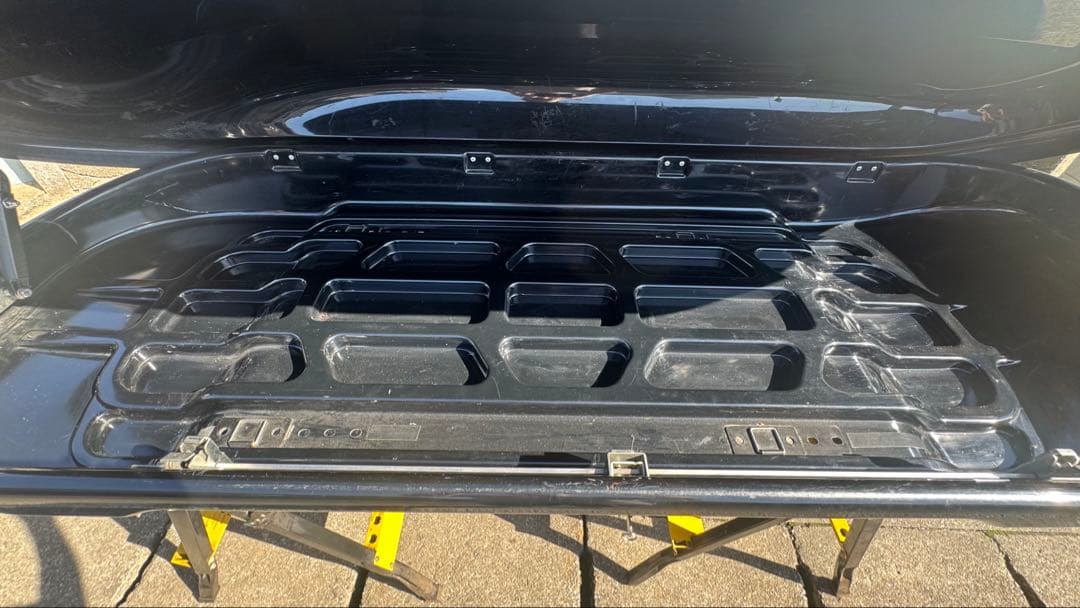 TERZO　ルーフボックス　中古品　引き取り限定