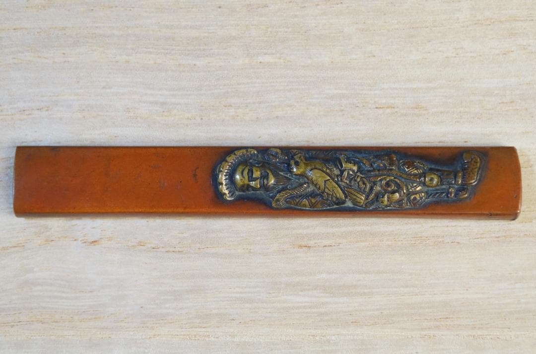 鍔 鐔 小柄 日本刀 刀装具 武具 骨董【素銅磨地 高肉彫 鍍金 韃靼人図小柄】