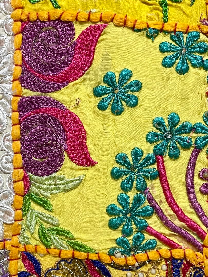 インド ビンテージ サリー パッチワーク タペストリー 刺繍 壁掛け 古布 4