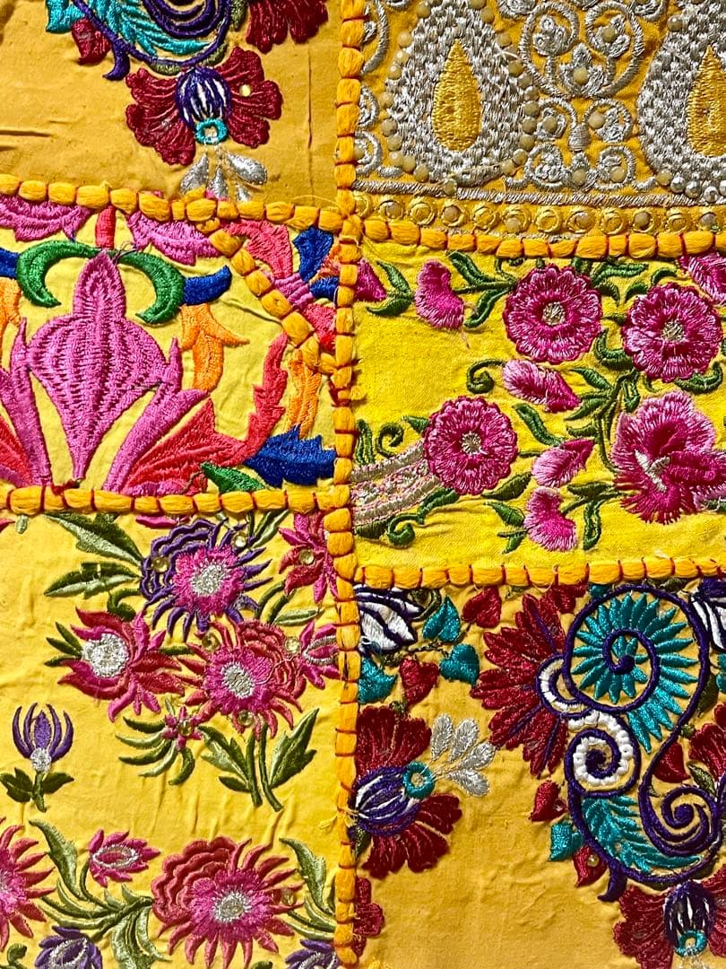 インド ビンテージ サリー パッチワーク タペストリー 刺繍 壁掛け 古布 4