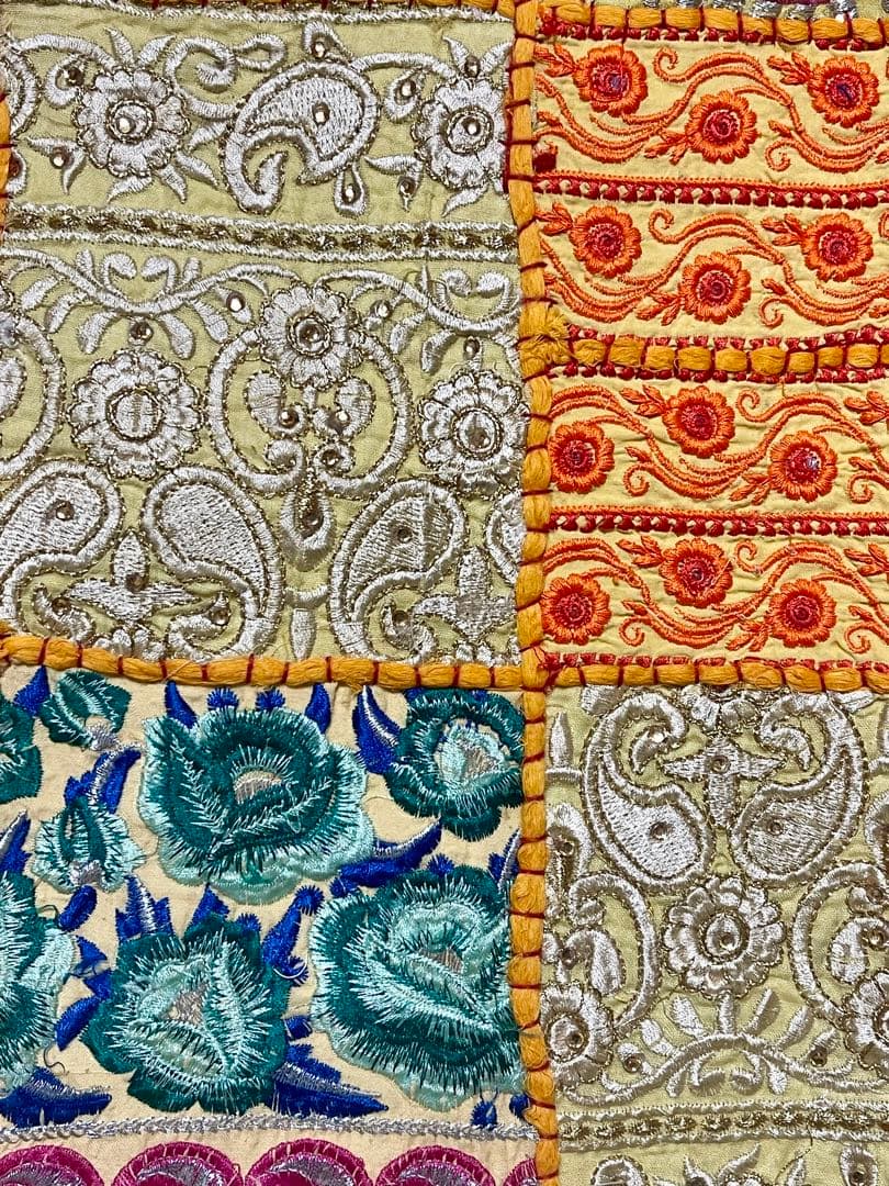 インド ビンテージ サリー パッチワーク タペストリー 刺繍 壁掛け 古布 4