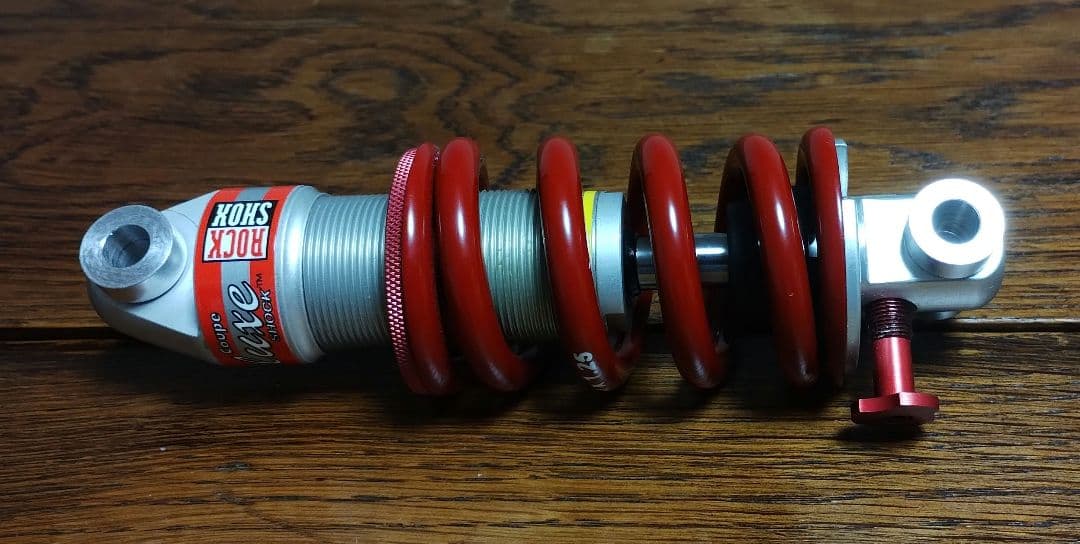 ROCKSHOK リアサスペンション 700lbsx1.25inch ストック品