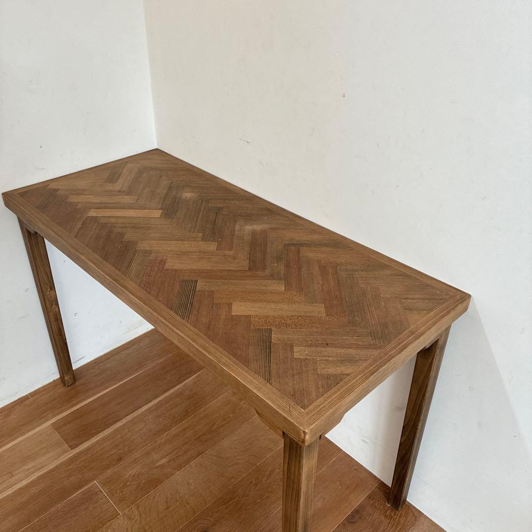 【 期間限定値下げ！】木製ヘリンボーンデザインテーブル