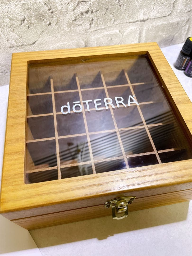 doTERRA アロマオイル収納ボックス - メルカリ