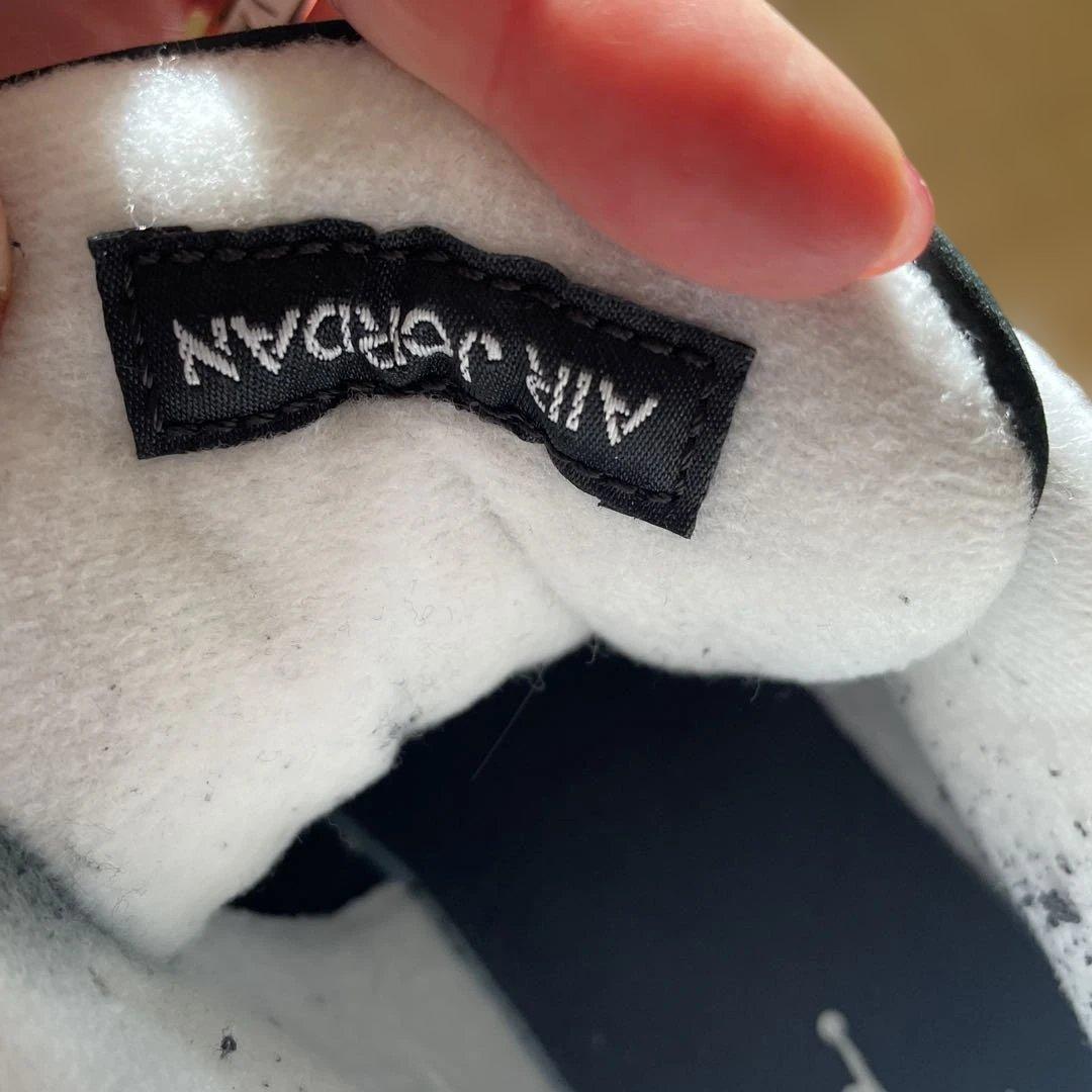 Air Jordan 4 グレー/ブラック