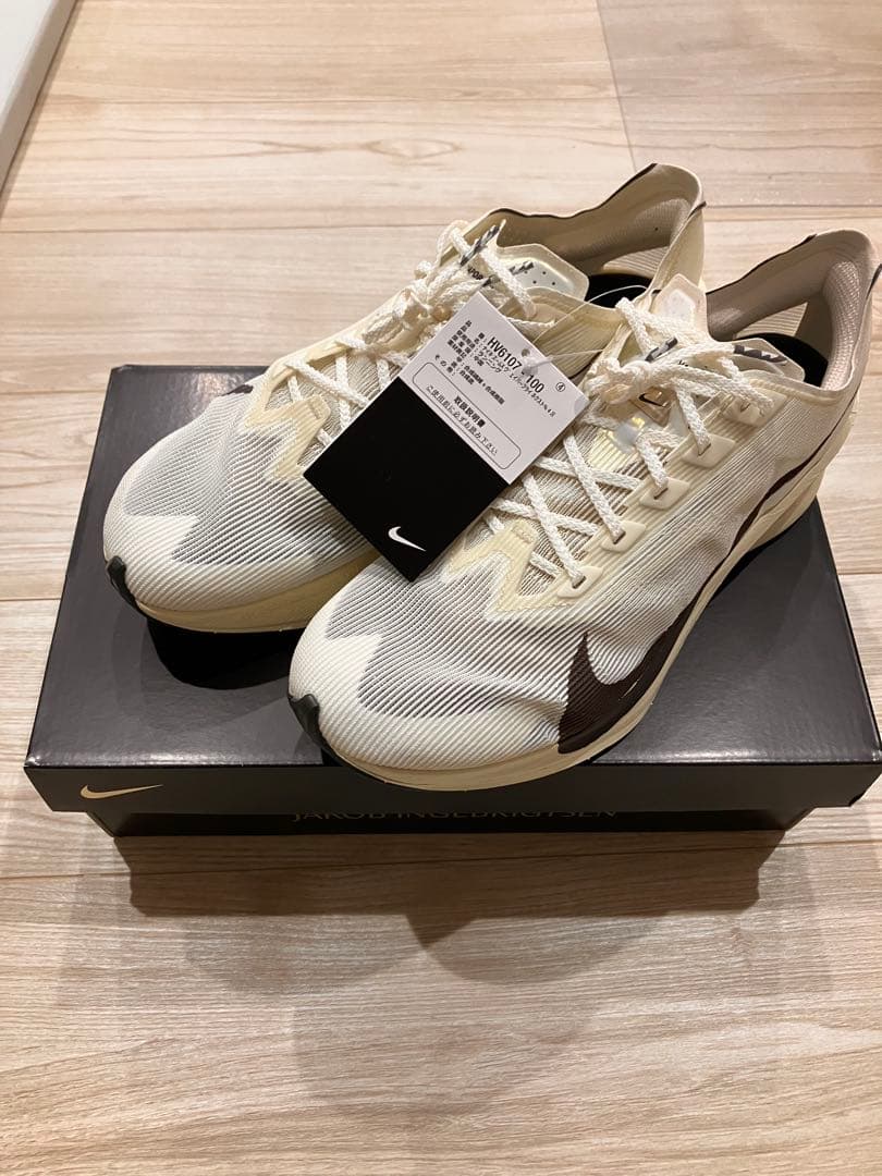 新品 ヴェイパーフライ 26.5cm - メルカリ