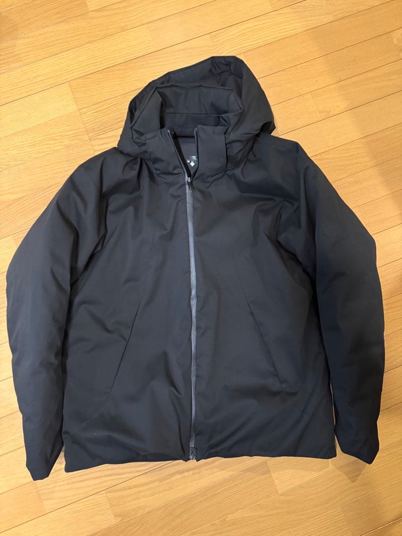 デサント　水沢ダウン　インビジブルダウンジャケット