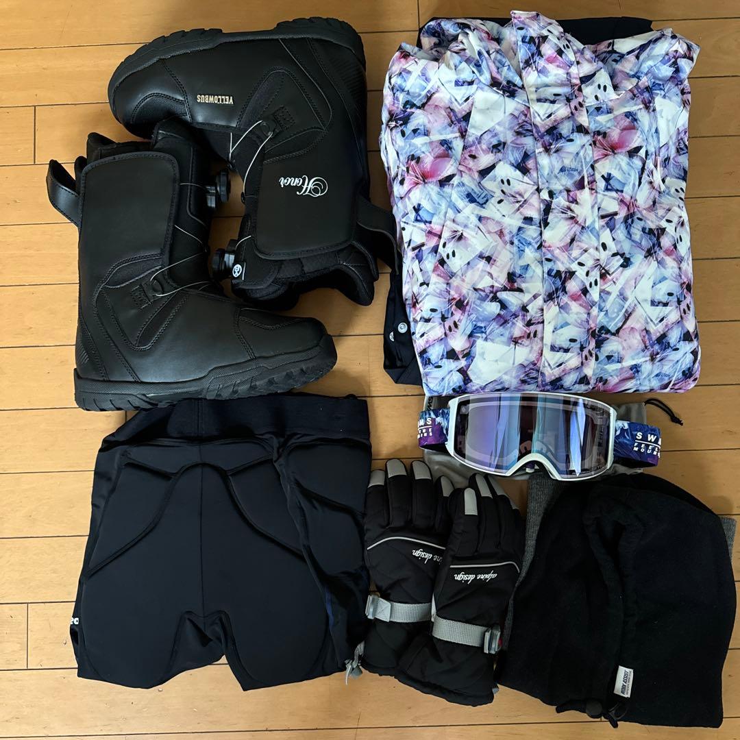 スノーボードウェアセット（ウェア上下・グローブ・ゴーグル・ヒップ