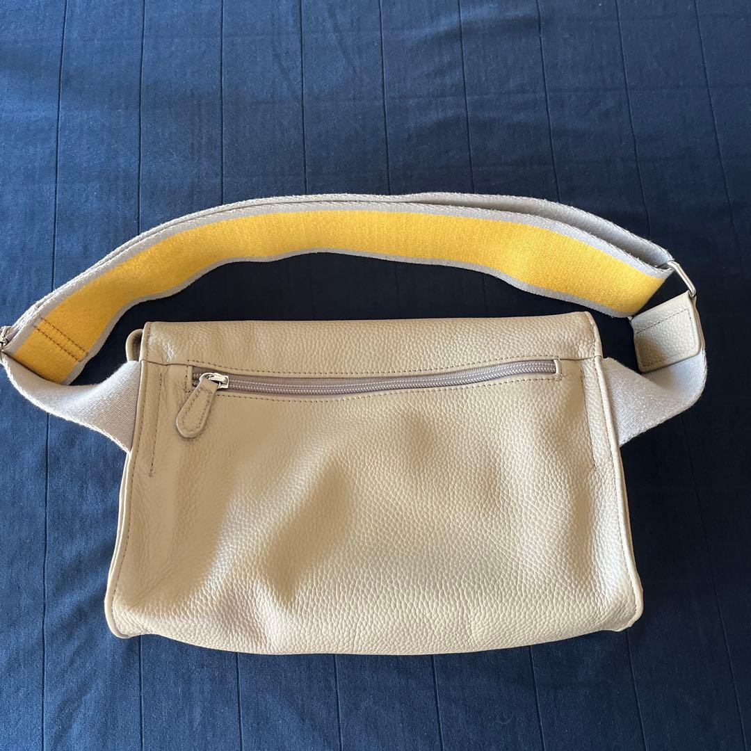 【ear PAPILLONNER 】ワイドテープショルダーバッグ　ベージュ