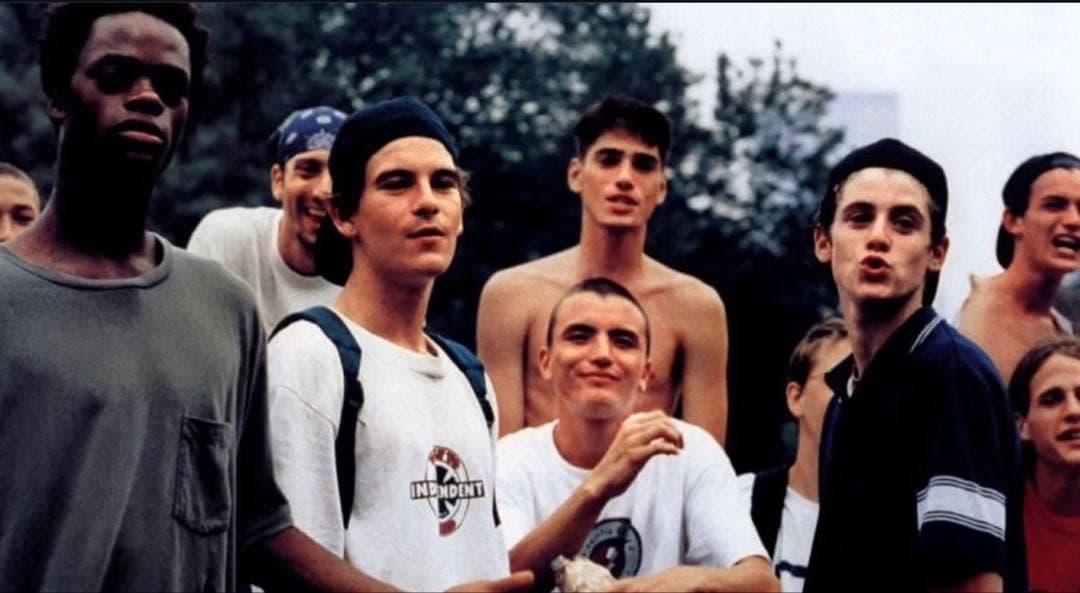 新品 KIDS weber SKATE DECK & TEE セット売り