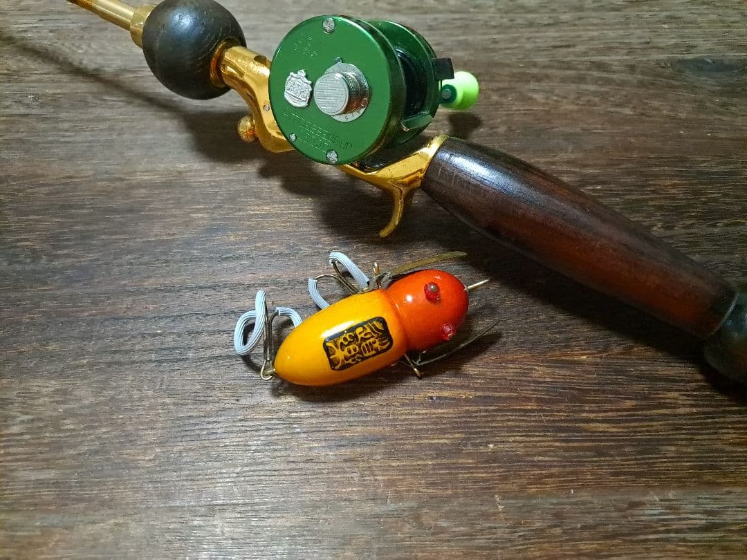 道楽　DOWLUCK 　ドウラク　アブラゼミ　チェリーサンバースト