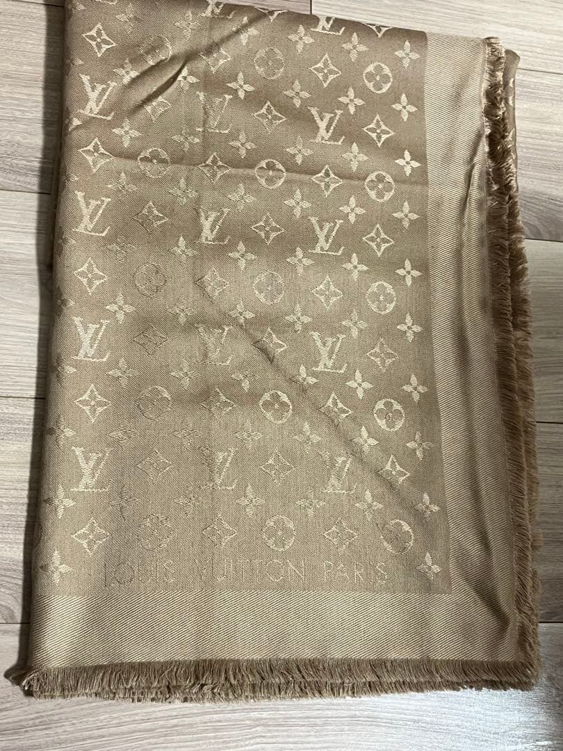 LOUIS VUITTON　ルイヴィトン　大判ストール