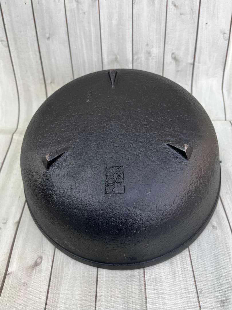南部鉄器 丸型ツル付き鍋 木製鍋フタ付き