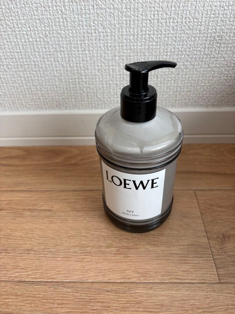LOEWE IVY ボディローション グレー - メルカリ