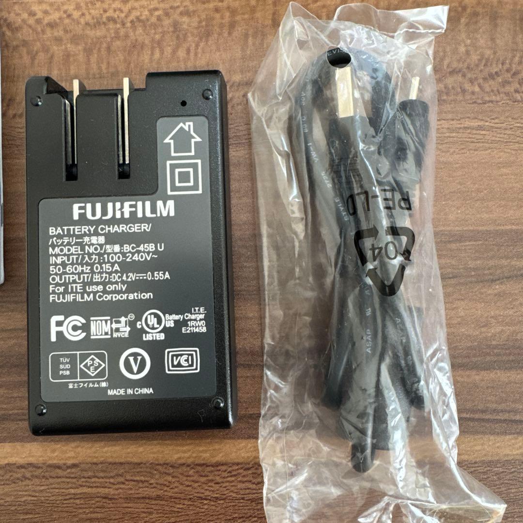 【美品】FUJIFILM FINEPIX JV100 コンパクトデジタルカメラ