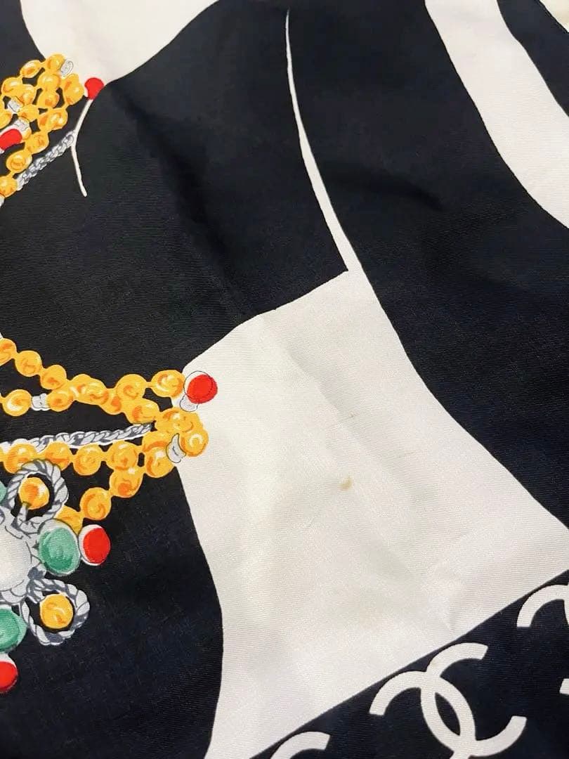 CHANEL シルクスカーフ シルエットデザイン