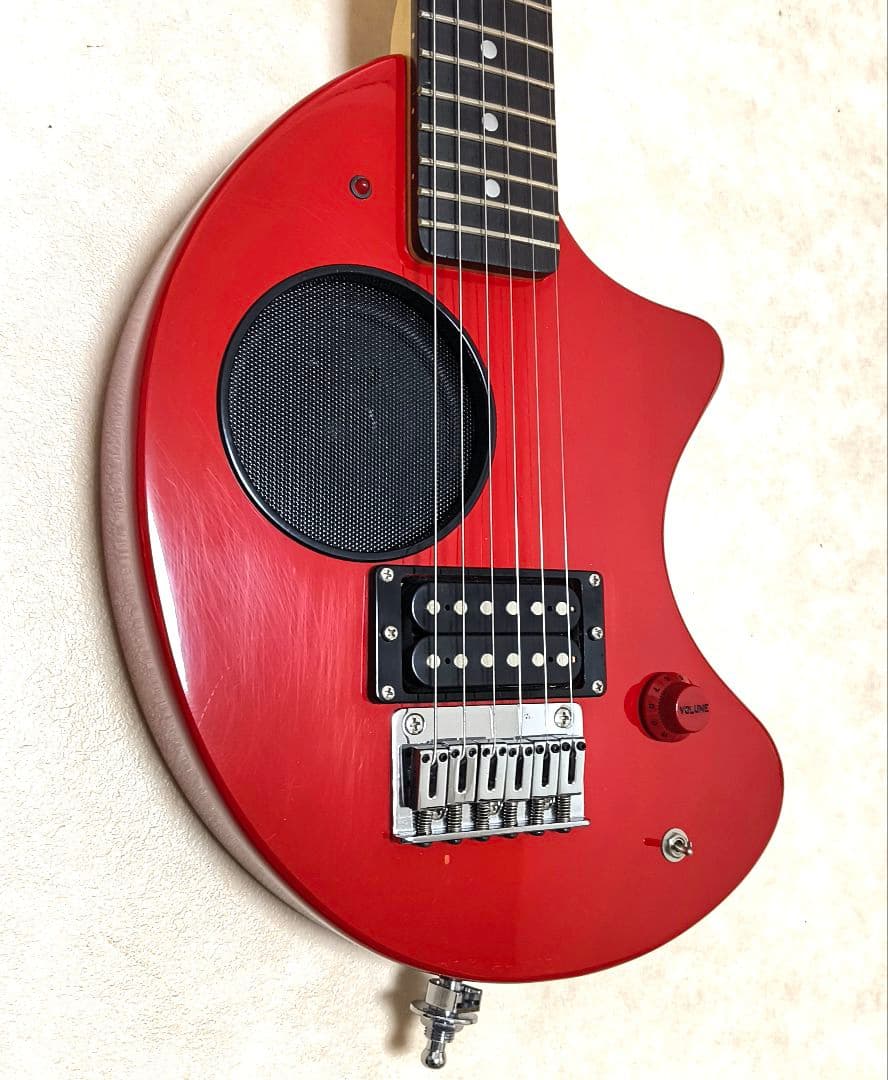 【美品】ZO-3 レッド アンプ内蔵ミニギター 専用ケース付 ロックピン付