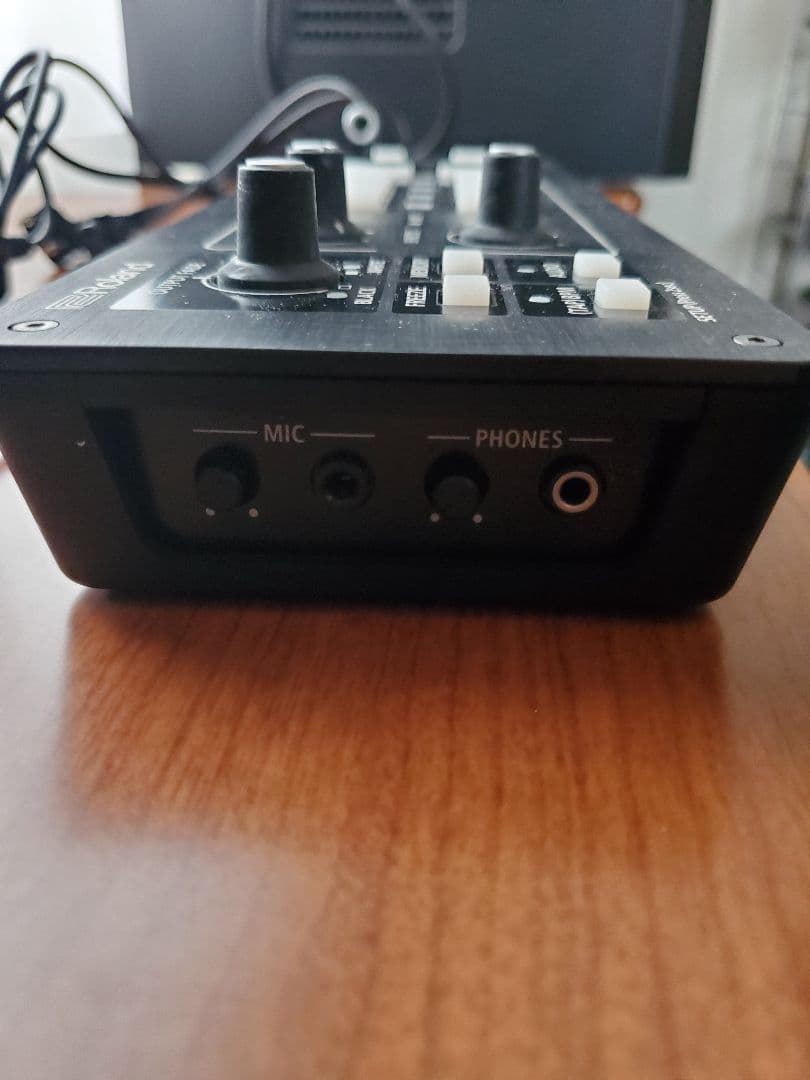 Roland V-1HD HDビデオスイッチャー