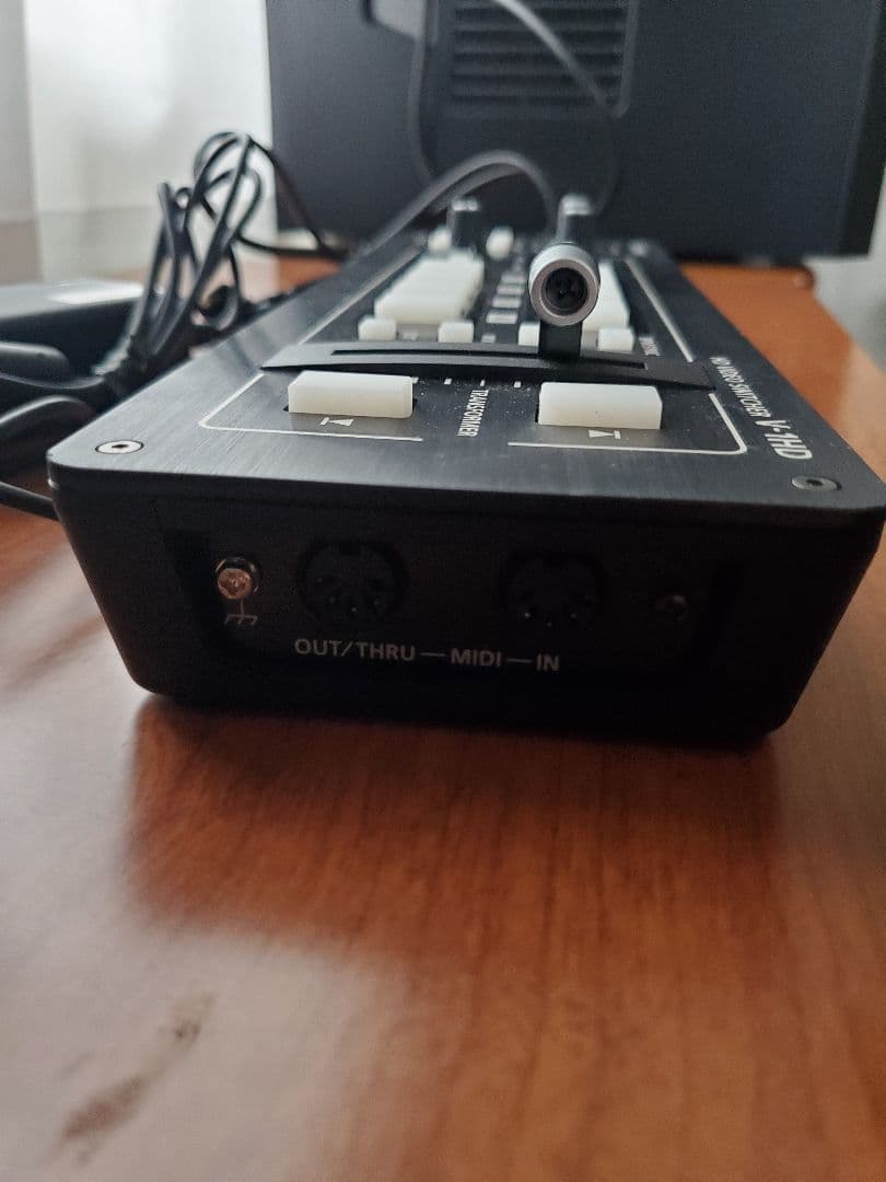 Roland V-1HD HDビデオスイッチャー