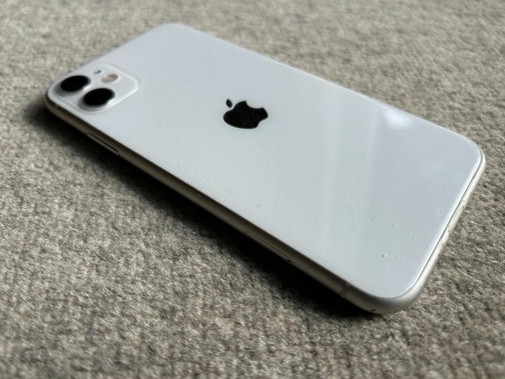 iPhone 11 128GB 美品 バッテリー82% SIMフリー 残債なし