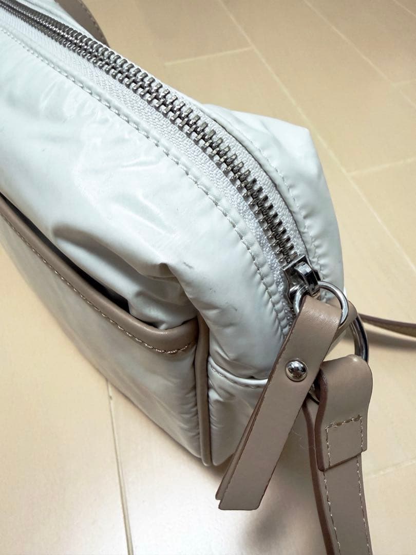 美品 IACUCCI イアクッチ ナイロン レザー ショルダーバッグ ホワイト