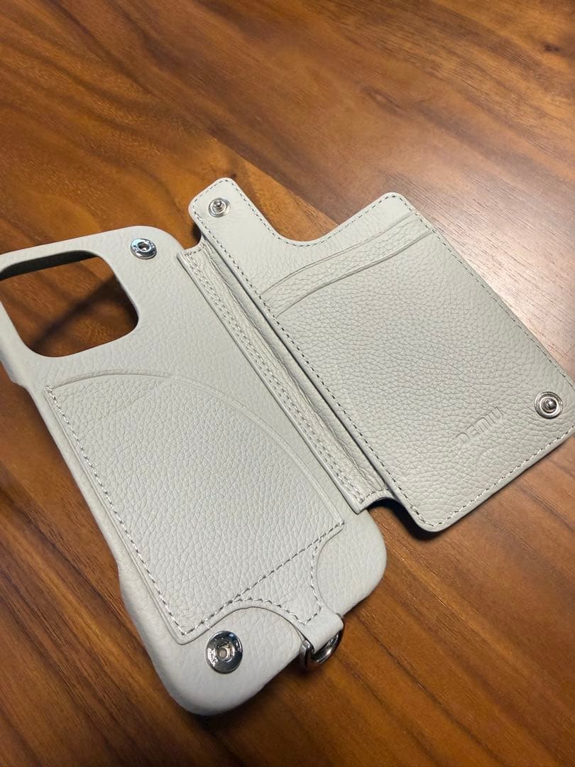 新品未使用】DEMIU パールカラー 手帳型ケース ストラップ付き - メルカリ