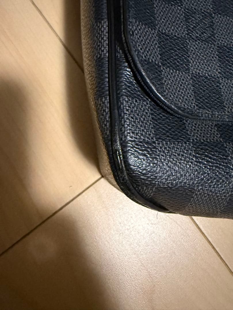 LOUIS VUITTON ルイ ヴィトン　グラフィット ディストリクトPM