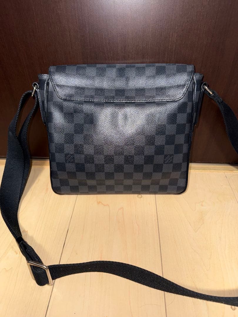 LOUIS VUITTON ルイ ヴィトン　グラフィット ディストリクトPM