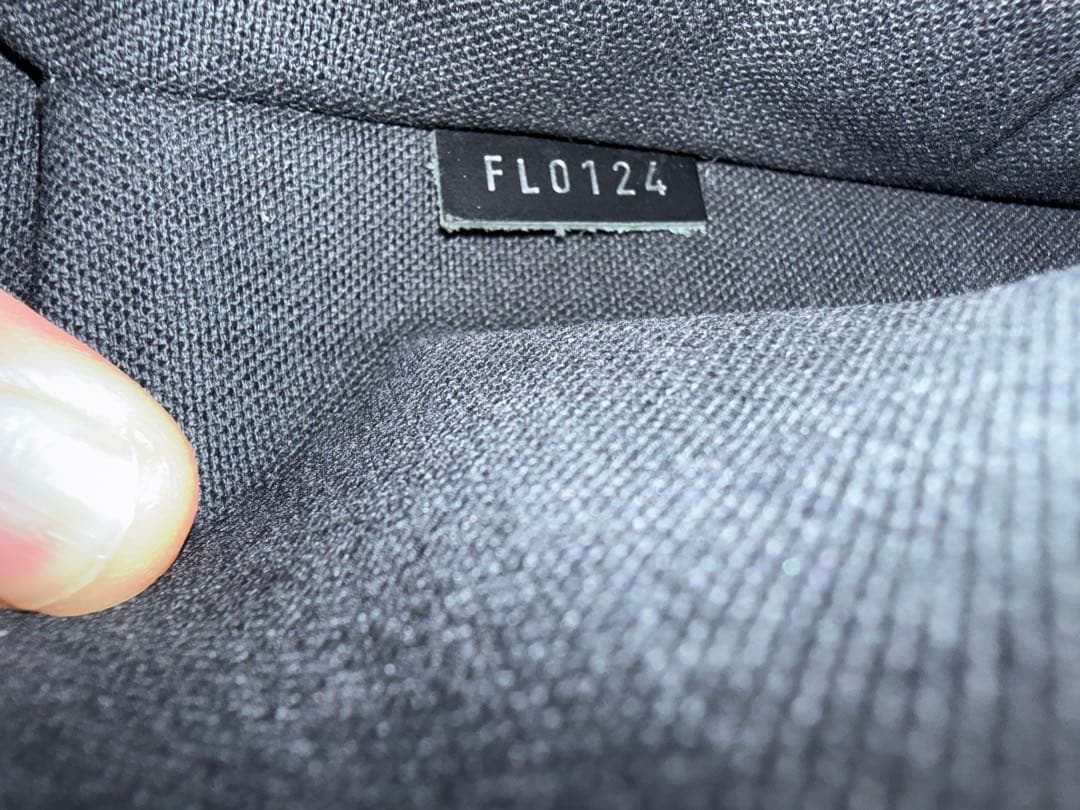 LOUIS VUITTON ルイ ヴィトン　グラフィット ディストリクトPM