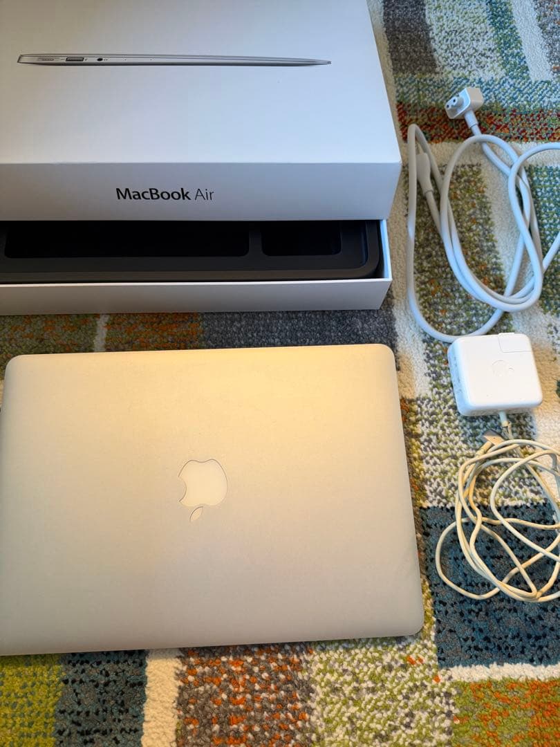 MacBook Air 13インチ 本体 A1466 ＋おまけ