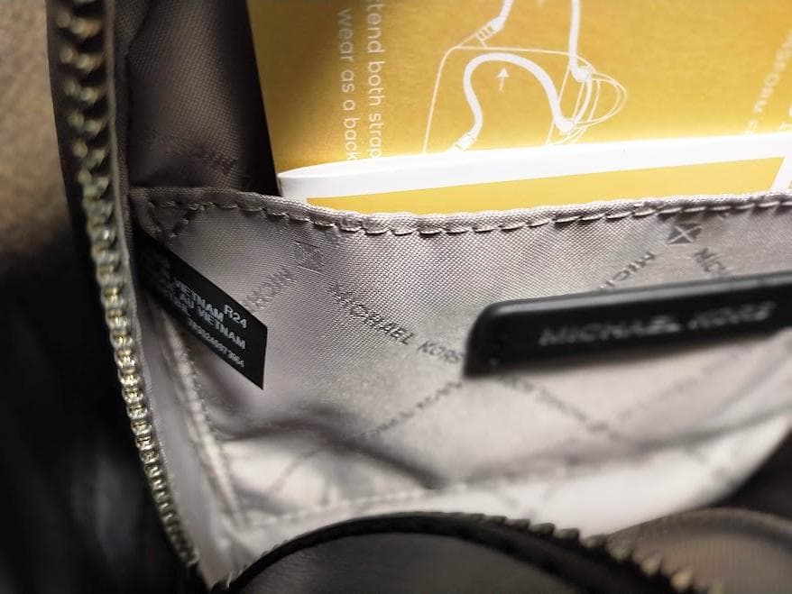 【美品】マイケルコース　JAYCEEエンボスロゴ コンバーチブル バックパック②