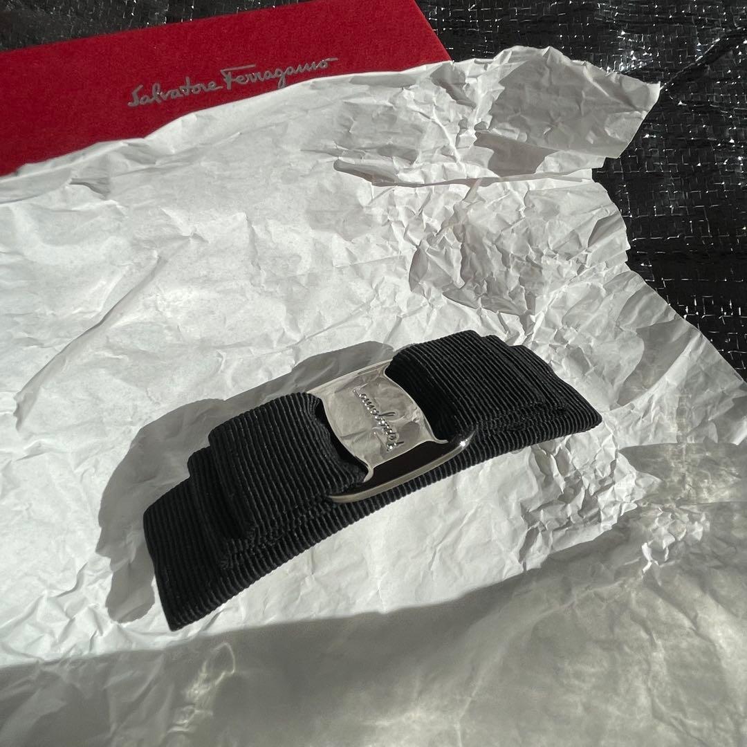 《新品》ブラック　SalvatoreFerragamoフェラガモ　ヘアバレッタ