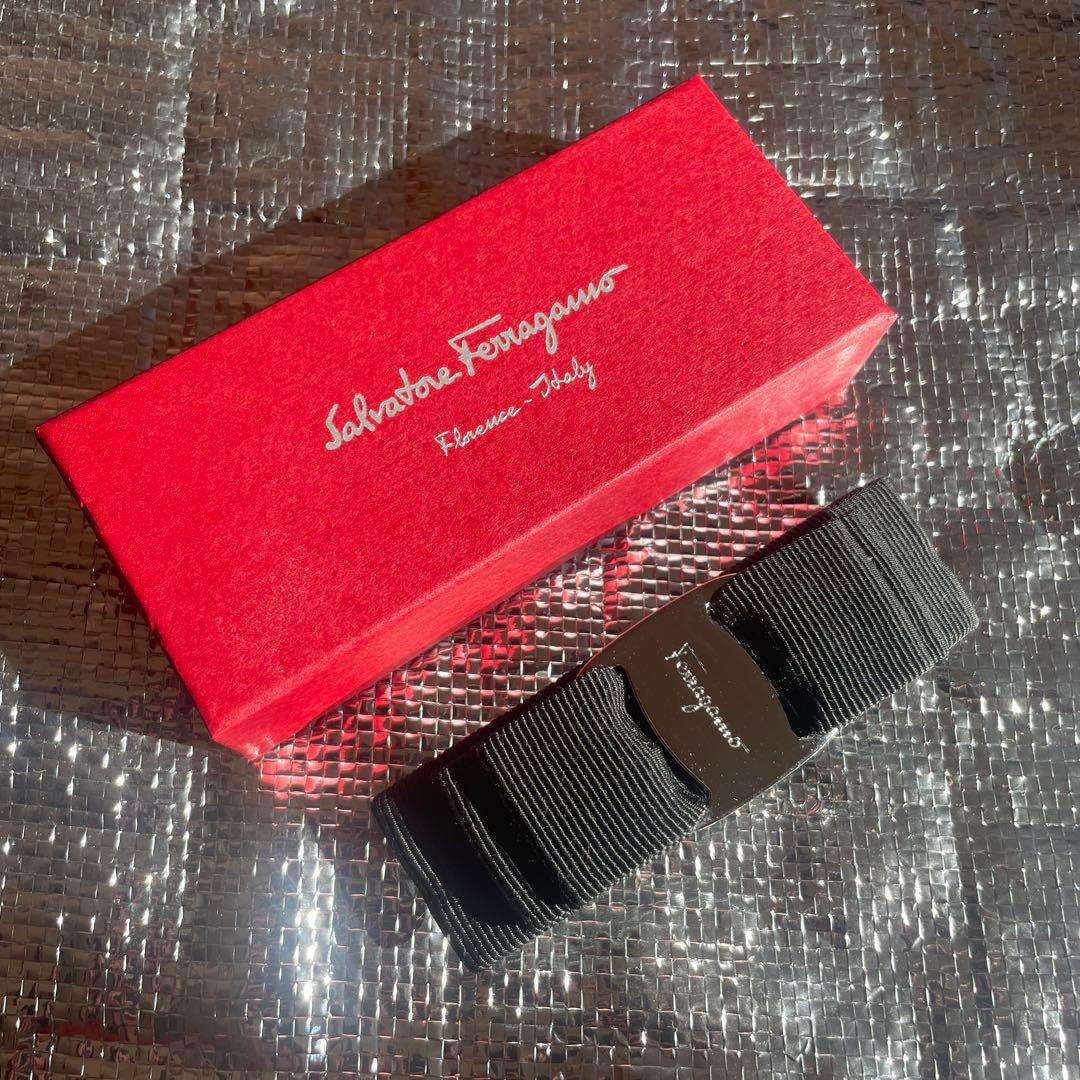 《新品》ブラック　SalvatoreFerragamoフェラガモ　ヘアバレッタ