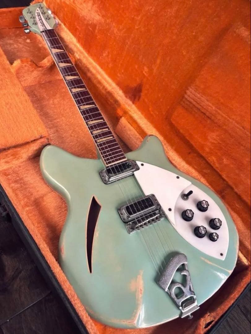 Rickenbacker 360 1973 vintage aged