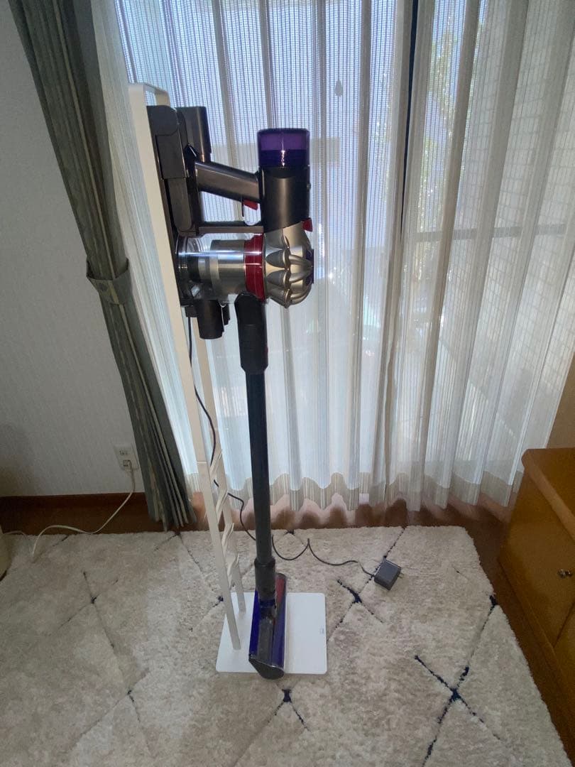 値下げ！Dyson（ダイソン）V8 スティッククリーナー　本体　山崎実業スタンド