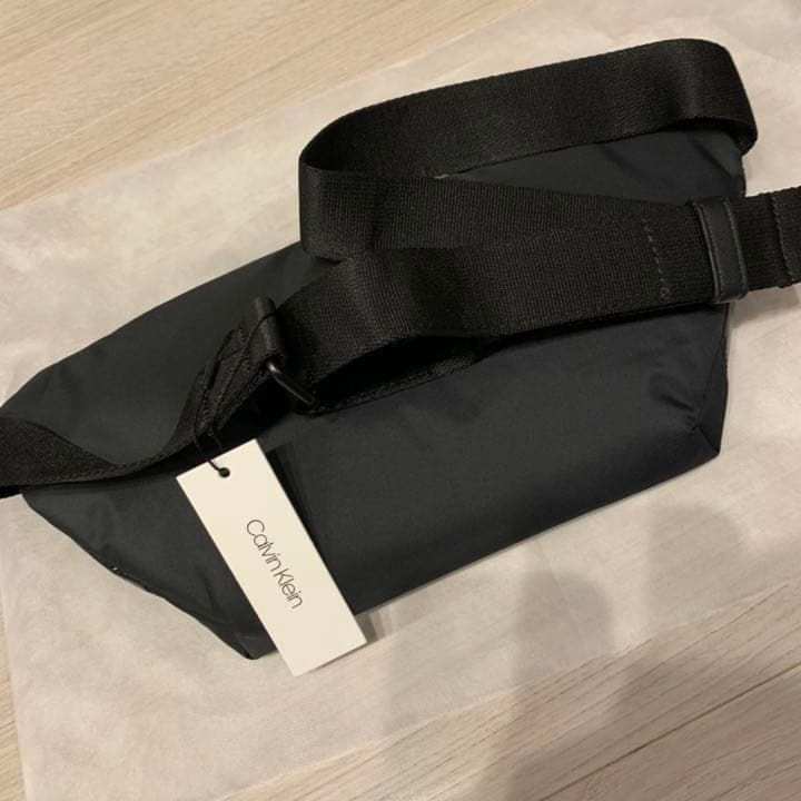 かれん　カルバンクライン　ボディバック