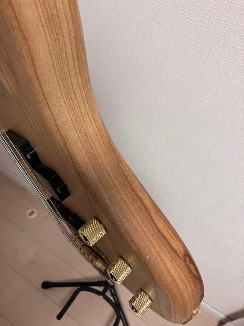 Grover Jackson□エレキベース□ナチュラル ウッド