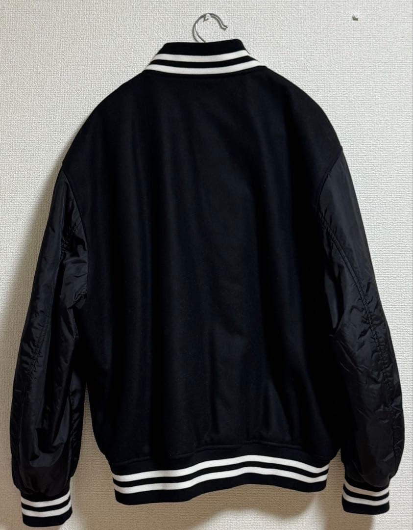 VERSACE ヴェルサーチ ブラック スタジャン ブルゾン - メルカリ