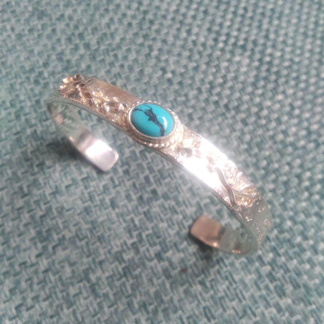 FIRST ARROWS・浮き彫りアラベスク ターコイズバングル・希少 - メルカリ