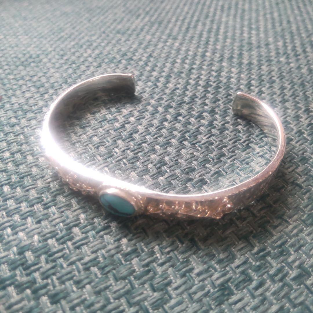 FIRST ARROWS・浮き彫りアラベスク ターコイズバングル・希少 - メルカリ