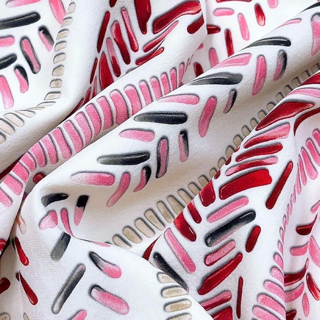 ルイヴィトン　ワンピース　ノースリーブ 膝丈ホワイト　ピンク　花柄　総柄