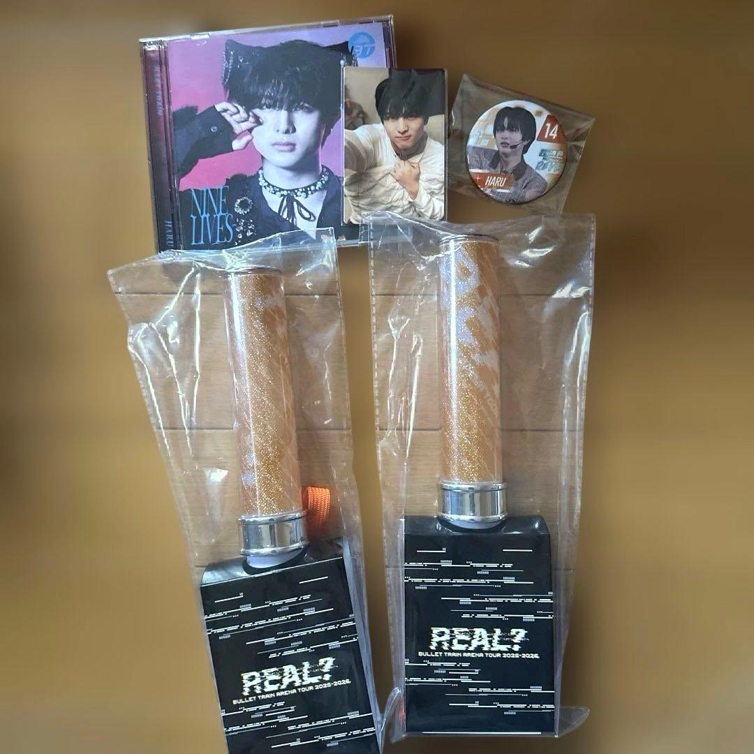 超特急 ハル ペンライト CD トレカ 缶バッジ - メルカリ