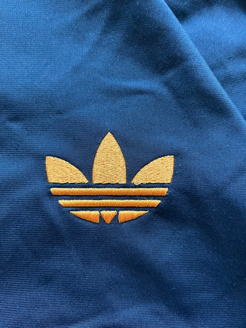 人気 アディダス adidas トラックジャケット 刺繍ロゴ トレフォイル