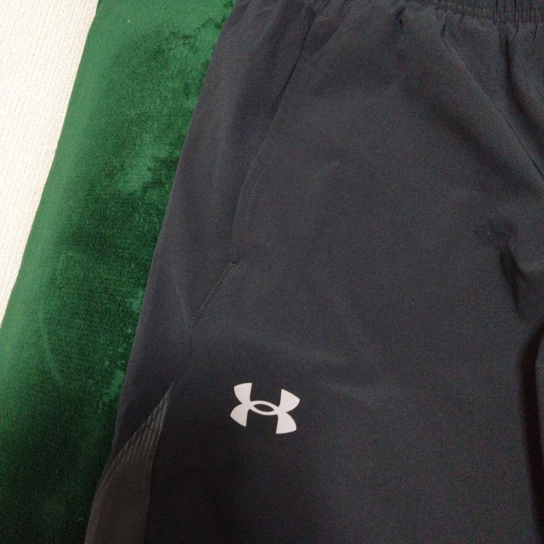 【5%引き】新品UNDER ARMOURアンダーアーマーブラック パンツＬサイズ