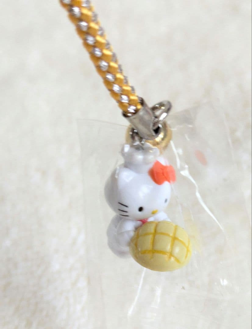 ハローキティ】！激レア！メロンパン パン屋 ご当地キティ ストラップ