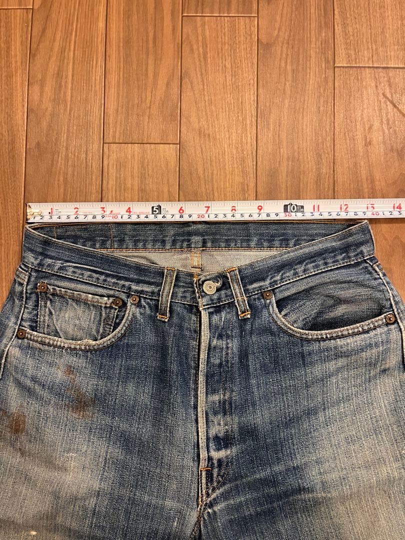 Levi's ダメージストレートジーンズ　66